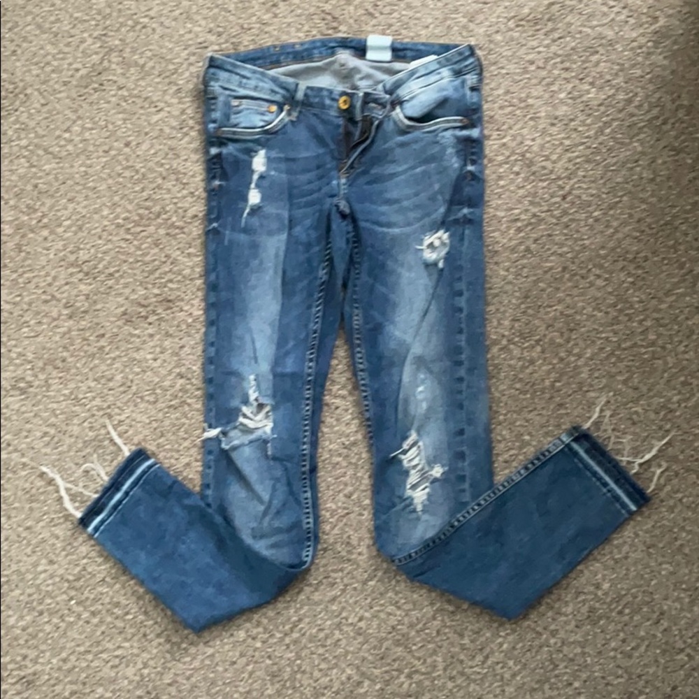 Juniors distressed jeans